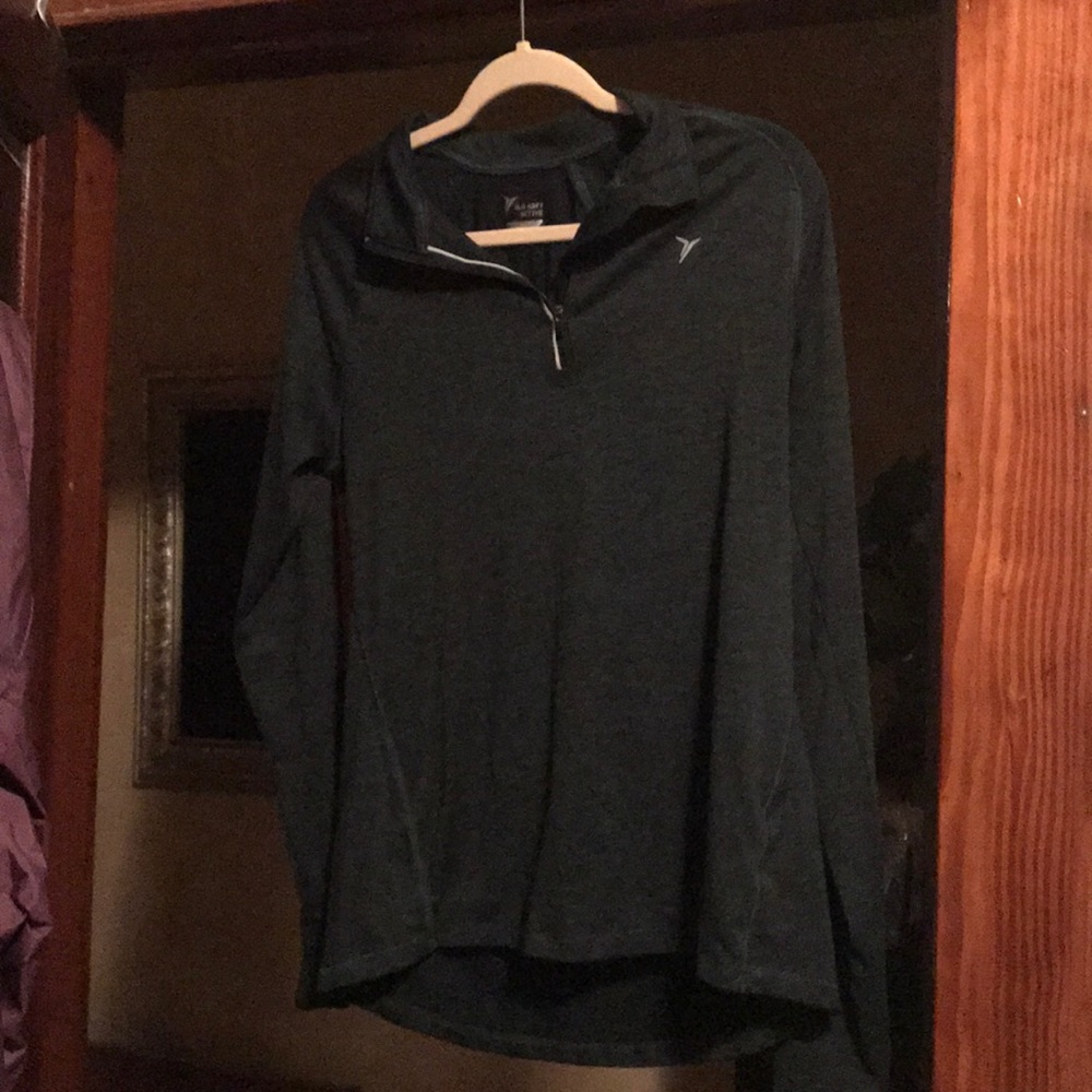 Quarter zip pull over